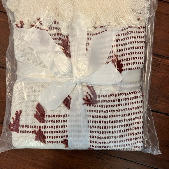 New Revolution Home Lightweight Boho Throw - Picture 5 of 5